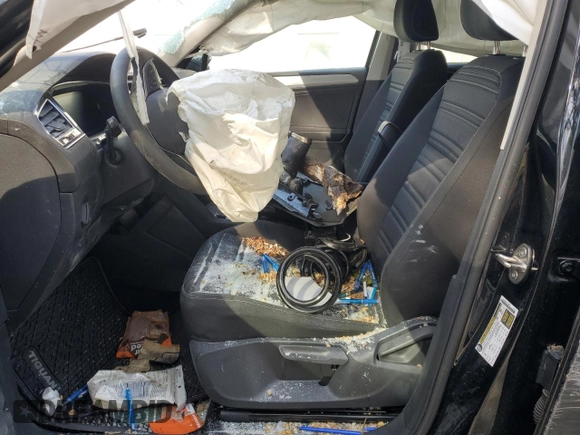 2022 Volkswagen Tiguan S z VIN 3VV0B7AX1NM071101, wystawiony jako Copart lot #52790005 z przebiegiem Nie podano mil oraz Szkody całkowita. Historia ofert i sprzedaży dostępna na DreamBid. Obrazek 7.