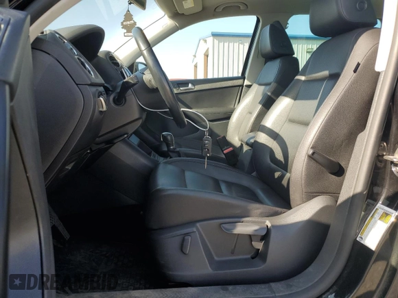 2012 Volkswagen Tiguan SE with VIN WVGAV7AX8CW604211, listed as a Copart auction lot 54794535 with 111,622 mi miles and Clean Title. Bid and sale history available at DreamBid. Image 7.