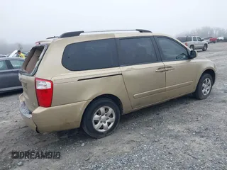 2009 Kia Sedona LX with VIN KNDMB233896309917, listed as a IAAI auction lot 41800176 with 177,329 mi miles. Bid and sale history available at carsss.com. Image 4.