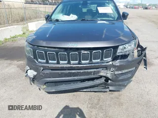 2018 Jeep Compass Sport z VIN 3C4NJCAB0JT267454, wystawiony jako IAAI lot #42266843 z przebiegiem 116 775 mil mil oraz . Historia ofert i sprzedaży dostępna na DreamBid. Obrazek 6.