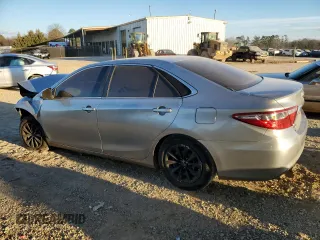 2016 Toyota Camry XLE with VIN 4T4BF1FK4GR583070, listed as a Copart auction lot 42371685 with 109,162 mi miles and Salvage Title. Bid and sale history available at carsss.com. Image 2.