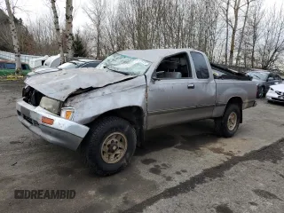 1996 Toyota T100 SR5 z VIN JT4UN24D9T0033174, wystawiony jako Copart lot #44233335 z przebiegiem 165 523 mil mil oraz Szkoda całkowita • Salvage title. Historia ofert i sprzedaży dostępna na DreamBid. Obrazek 1.