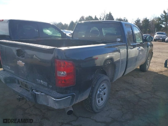 2011 Chevrolet Silverado 1500 LT with VIN 1GCRCSE09BZ421152, listed as a IAAI auction lot 41656671 with 272,927 mi miles. Bid and sale history available at carsss.com. Image 4.