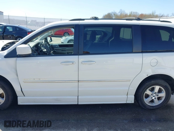 2010 Dodge Grand Caravan SXT with VIN 2D4RN5D14AR420265, listed as a IAAI auction lot 41970366 with 117,208 mi miles and . Bid and sale history available at DreamBid. Image 14.