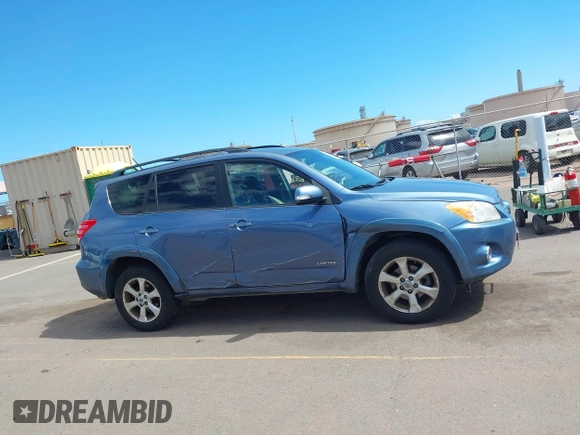 2010 Toyota RAV4 Limited с VIN JTMYK4DVXA5027222, выставлен на аукционе IAAI как лот 42057063 с пробегом 135 259 миль миль и . История ставок и продаж доступна на DreamBid. Изображение 13.