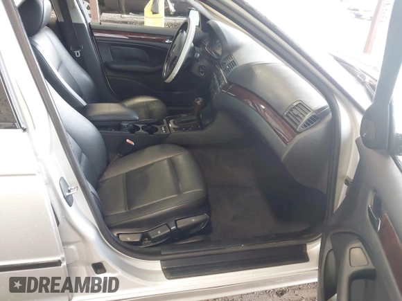2005 BMW 3 Series 325i with VIN WBAEV33435KX12700, listed as a IAAI auction lot 42803872 with 111,410 mi miles and . Bid and sale history available at DreamBid. Image 5.