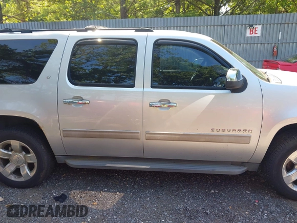 2013 Chevrolet Suburban LT с VIN 1GNSKJE7XDR103661, выставлен на аукционе IAAI как лот 42789275 с пробегом 181 234 миль миль и . История ставок и продаж доступна на DreamBid. Изображение 13.
