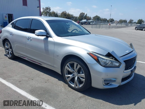 2015 Infiniti Q70 с VIN JN1BY1PP9FM600451, выставлен на аукционе IAAI как лот 42587404 с пробегом 165 071 миль миль и . История ставок и продаж доступна на DreamBid. Изображение 1.