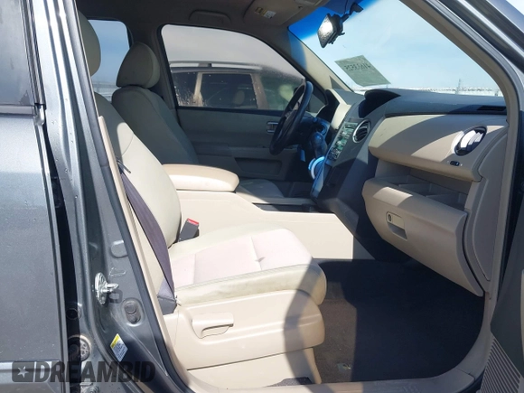 2009 Honda Pilot EX with VIN 5FNYF48469B003449, listed as a IAAI auction lot 41633525 with 190,462 mi miles. Bid and sale history available at carsss.com. Image 5.