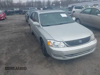 2002 Toyota Avalon XL with VIN 4T1BF28B82U228148, listed as a IAAI auction lot 41908035 with 193,850 mi miles. Bid and sale history available at carsss.com. Image 1.
