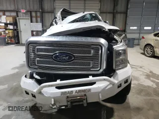 2015 Ford F-350 Platinum z VIN 1FT8W3BT4FEA33010, wystawiony jako Copart lot #44379815 z przebiegiem Nie podano mil oraz Szkoda całkowita • Salvage title. Historia ofert i sprzedaży dostępna na DreamBid. Obrazek 5.