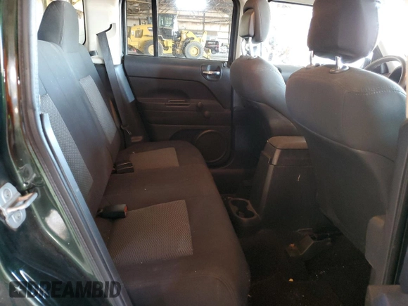 2010 Jeep Patriot Latitude z VIN 1J4NT1GA5AD624561, wystawiony jako Copart lot #78547494 z przebiegiem 172 897 mil mil oraz Szkoda całkowita • Salvage title. Historia ofert i sprzedaży dostępna na DreamBid. Obrazek 11.