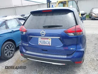 2019 Nissan Rogue SV with VIN JN8AT2MT7KW268205, listed as a IAAI auction lot 41987162 with 59,702 mi miles. Bid and sale history available at carsss.com. Image 17.