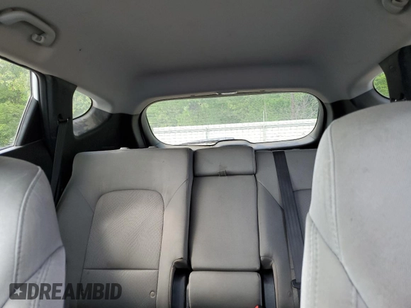 2017 Hyundai Santa Fe 2.4L z VIN 5XYZUDLB7HG388382, wystawiony jako Copart lot #57167315 z przebiegiem 128 724 mil mil oraz Szkoda całkowita • Salvage title. Historia ofert i sprzedaży dostępna na DreamBid. Obrazek 10.