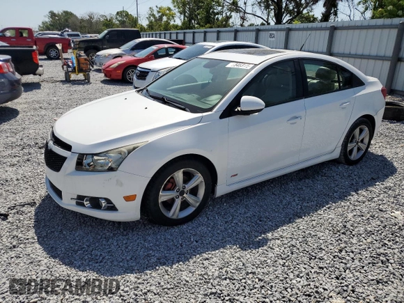 2014 Chevrolet Cruze 2LT z VIN 1G1PE5SB8E7238813, wystawiony jako Copart lot #54631475 z przebiegiem 130 776 mil mil oraz Czysty tytuł • Clean title. Historia ofert i sprzedaży dostępna na DreamBid. Obrazek 1.