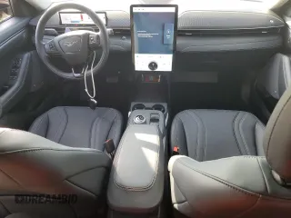 2024 Ford Mustang Mach-E Premium с VIN 3FMTK3R79RMA14266, выставлен на аукционе Copart как лот 58176555 с пробегом 1 988 миль миль и Списание • Salvage title. История ставок и продаж доступна на DreamBid. Изображение 8.