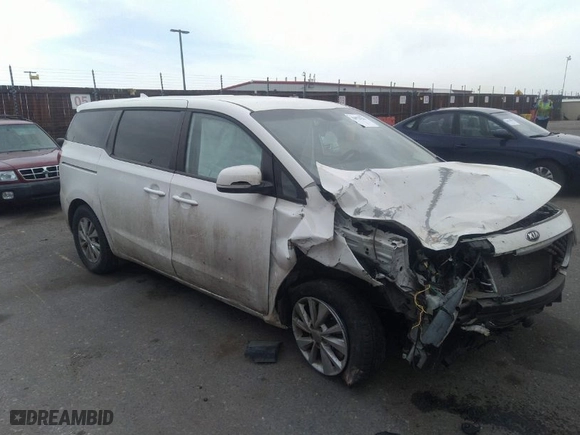 2017 Kia Sedona LX with VIN KNDMB5C17H6233573, listed as a IAAI auction lot 32972721 with NaN miles. Bid and sale history available at carsss.com. Image 1.