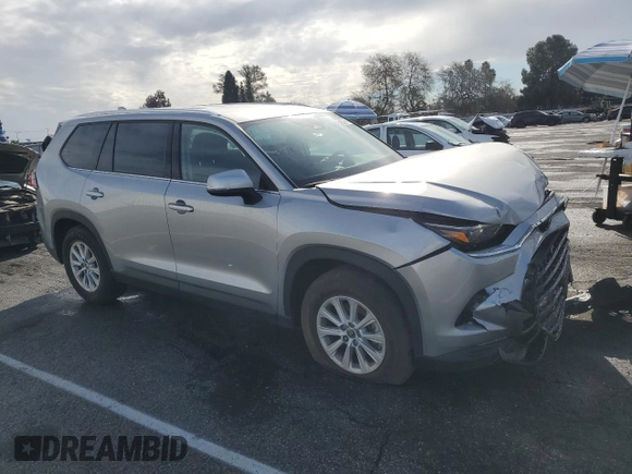 2024 Toyota Highlander XLE z VIN 5TDAAAB52RS047539, wystawiony jako Copart lot #42517925 z przebiegiem 7 614 mil mil oraz Czysty tytuł • Clean title. Historia ofert i sprzedaży dostępna na DreamBid. Obrazek 4.