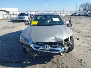 2013 Honda Accord Sdn EX-L with VIN 1HGCR2F82DA137163, listed as a IAAI auction lot 41636283 with 216,743 mi miles. Bid and sale history available at carsss.com. Image 12.