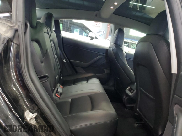 2018 Tesla Model 3 Long Range Battery z VIN 5YJ3E1EB4JF144295, wystawiony jako Copart lot #58754715 z przebiegiem 63 569 mil mil oraz Tytuł czysty. Historia ofert i sprzedaży dostępna na DreamBid. Obrazek 10.