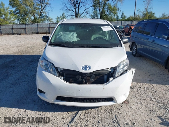 2012 Toyota Sienna with VIN 5TDZK3DC7CS270240, listed as a IAAI auction lot 40539452 with 92,738 mi miles. Bid and sale history available at carsss.com. Image 12.