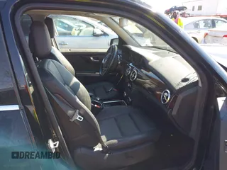 2013 Mercedes-Benz GLK with VIN WDCGG8JBXDG123692, listed as a IAAI auction lot 41578447 with 210,487 mi miles. Bid and sale history available at carsss.com. Image 5.