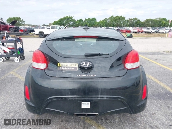 2017 Hyundai Veloster Value Edition with VIN KMHTC6AD9HU317347, listed as a IAAI auction lot 41800746 with 32,550 mi miles. Bid and sale history available at carsss.com. Image 17.