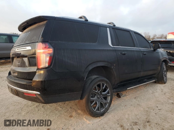 2023 Chevrolet Suburban LT with VIN 1GNSCCKD1PR555635, listed as a Copart auction lot 43834915 with 32,982 mi miles and Salvage Title. Bid and sale history available at DreamBid. Image 3.