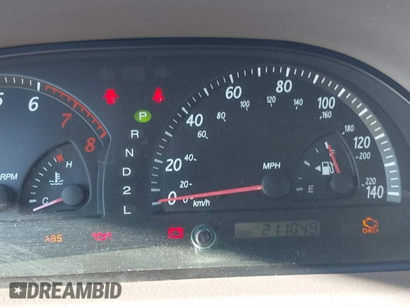 2002 Toyota Camry XLE z VIN 4T1BF30K82U506516, wystawiony jako IAAI lot #41278261 z przebiegiem 211 049 mil mil oraz . Historia ofert i sprzedaży dostępna na DreamBid. Obrazek 15.