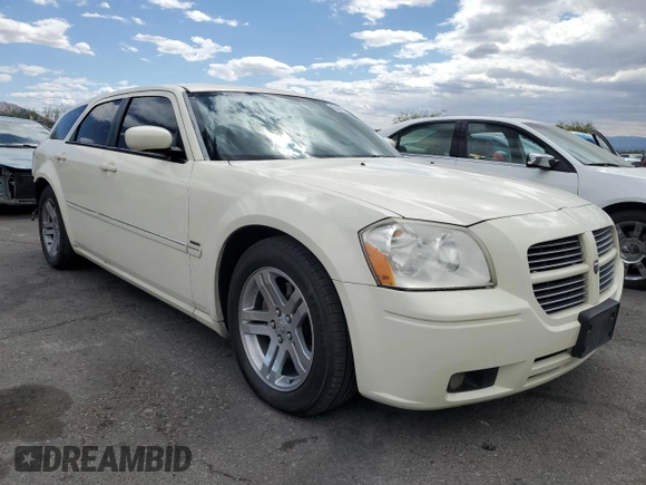 2005 Dodge Magnum RT z VIN 2D8GV58245H510570, wystawiony jako Copart lot #55069945 z przebiegiem 164 533 mil mil oraz Szkoda całkowita • Salvage title. Historia ofert i sprzedaży dostępna na DreamBid. Obrazek 4.