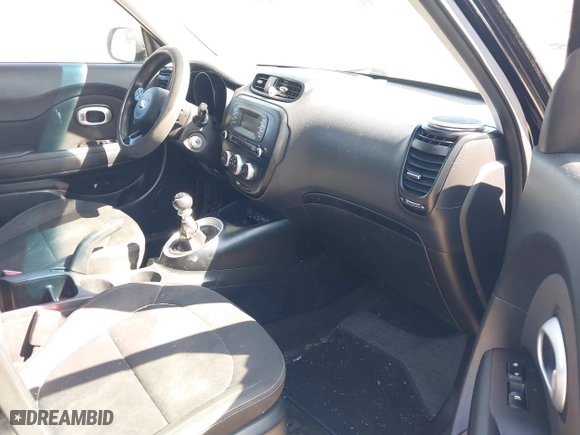 2014 Kia Soul with VIN KNDJN2A21E7032391, listed as a IAAI auction lot 42035942 with 102,735 mi miles. Bid and sale history available at carsss.com. Image 5.