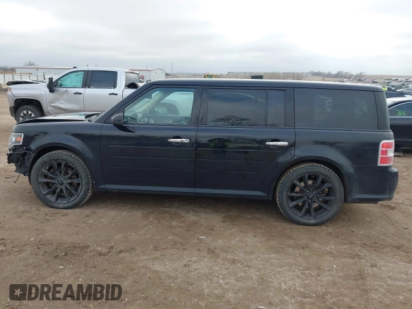 2017 Ford Flex Limited with VIN 2FMHK6D85HBA02266, listed as a IAAI auction lot 41236164 with 165,604 mi miles. Bid and sale history available at carsss.com. Image 15.