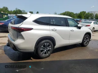 2022 Toyota Highlander XLE with VIN 5TDGZRBH1NS164177, listed as a Copart auction lot 58965595 with 72,284 mi miles and Salvage title. Bid and sale history available at DreamBid. Image 3.