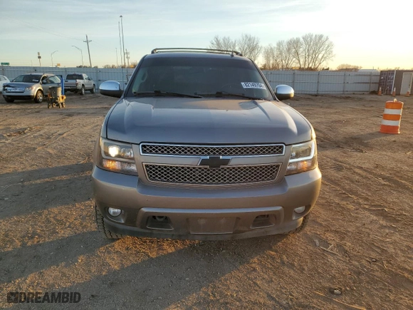 2012 Chevrolet Avalanche LS with VIN 3GNTKEE79CG267753, listed as a Copart auction lot 82149704 with 162,717 mi miles and Salvage Title. Bid and sale history available at carsss.com. Image 5.
