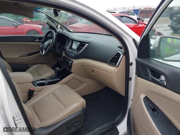 2017 Hyundai Tucson SE Plus with VIN KM8J33A43HU416901, listed as a IAAI auction lot 41445367 with 109,116 mi miles. Bid and sale history available at carsss.com. Image 5.