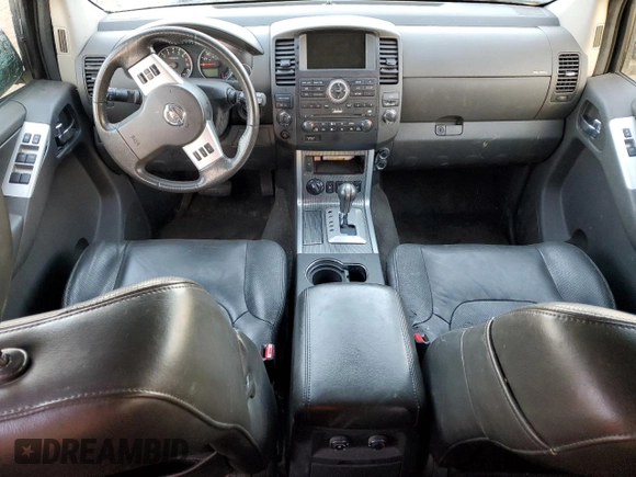 2011 Nissan Pathfinder LE z VIN 5N1AR1NB2BC603975, wystawiony jako Copart lot #84812614 z przebiegiem Nie podano mil oraz Szkoda całkowita • Salvage title. Historia ofert i sprzedaży dostępna na DreamBid. Obrazek 8.