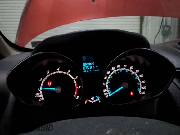 2018 Ford Fiesta SE z VIN 3FADP4BJ6JM111540, wystawiony jako Copart lot #55942855 z przebiegiem 75 121 mil mil oraz Szkoda całkowita • Salvage title. Historia ofert i sprzedaży dostępna na DreamBid. Obrazek 9.