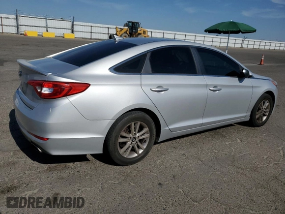 2015 Hyundai Sonata SE z VIN 5NPE24AF7FH002432, wystawiony jako Copart lot #59182285 z przebiegiem 193 754 mil mil oraz Szkoda całkowita • Salvage title. Historia ofert i sprzedaży dostępna na DreamBid. Obrazek 3.