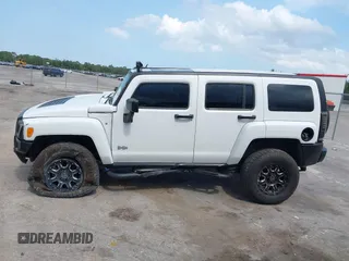 2007 Hummer H3 SUV с VIN 5GTDN13E278223015, выставлен на аукционе IAAI как лот 42336679 с пробегом 156 253 миль миль и . История ставок и продаж доступна на DreamBid. Изображение 15.