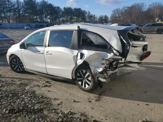 2025 Honda Odyssey EX-L with VIN 5FNRL6H60SB005200, listed as a Copart auction lot 45318305 with 3,250 mi miles and Salvage Title. Bid and sale history available at carsss.com. Image 2.