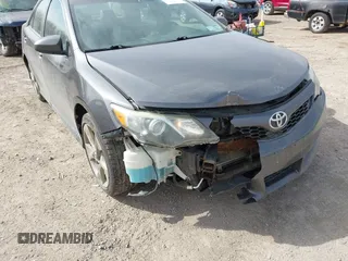 2014 Toyota Camry L with VIN 4T1BF1FK7EU460516, listed as a IAAI auction lot 41908434 with 174,987 mi miles. Bid and sale history available at carsss.com. Image 6.
