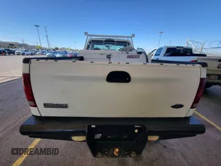 2007 Ford F-250 XL z VIN 1FTNF21517EB22731, wystawiony jako IAAI lot #42563444 z przebiegiem 165 792 mil mil oraz . Historia ofert i sprzedaży dostępna na DreamBid. Obrazek 23.