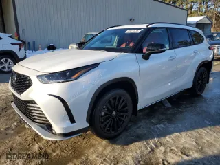 2023 Toyota Highlander L with VIN 5TDKDRBHXPS512876, listed as a Copart auction lot 88411615 with 15,561 mi miles and Salvage Title. Bid and sale history available at carsss.com. Image 1.