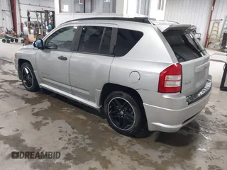 2008 Jeep Compass Sport with VIN 1J8FF47W88D651805, listed as a IAAI auction lot 40960467 with 205,414 mi miles and . Bid and sale history available at carsss.com. Image 3.
