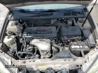 2005 Toyota Camry STD z VIN 4T1BE32K75U087837, wystawiony jako Copart lot #56735965 z przebiegiem 231 694 mil mil oraz Szkoda całkowita • Salvage title. Historia ofert i sprzedaży dostępna na DreamBid. Obrazek 11.