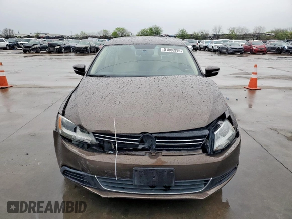 2013 Volkswagen Jetta SE with VIN 3VWDX7AJ9DM443065, listed as a Copart auction lot 51006995 with 93,981 mi miles and Salvage title. Bid and sale history available at DreamBid. Image 5.
