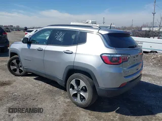 2017 Jeep Compass Latitude with VIN 3C4NJDBBXHT624119, listed as a IAAI auction lot 41827524 with 51,163 mi miles. Bid and sale history available at carsss.com. Image 3.