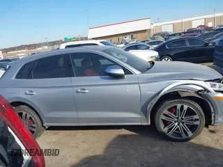2018 Audi SQ5 Prestige z VIN WA1C4AFY5J2134488, wystawiony jako IAAI lot #41430184 z przebiegiem 82 332 mil mil oraz . Historia ofert i sprzedaży dostępna na DreamBid. Obrazek 14.