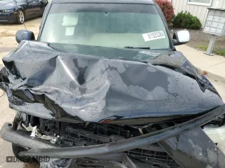 2003 Chevrolet Suburban Z71 with VIN 3GNFK16Z63G121011, listed as a Copart auction lot 61525384 with 255,113 mi miles and Non Repairable. Bid and sale history available at carsss.com. Image 12.