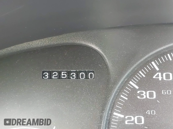 1998 Chevrolet Venture with VIN 1GNDX03E5WD173302, listed as a IAAI auction lot 42033616 with 325,300 mi miles. Bid and sale history available at carsss.com. Image 7.